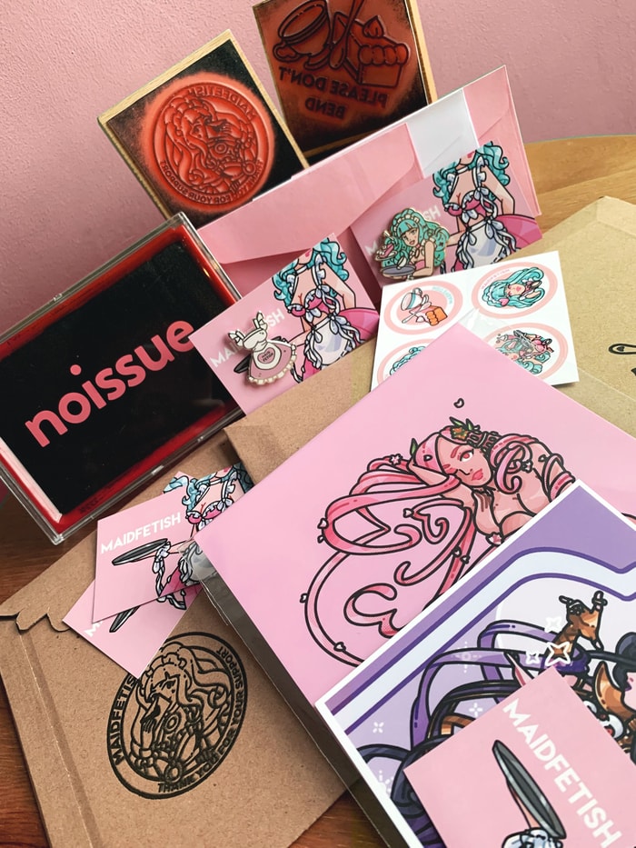 Maidfetish: Pins Representing Art and Self-Expression