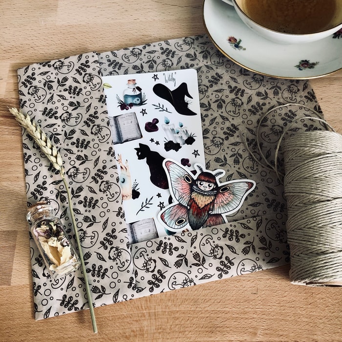 LittlesOtters: Nature-Inspired Illustrations Unlike Any Otter
